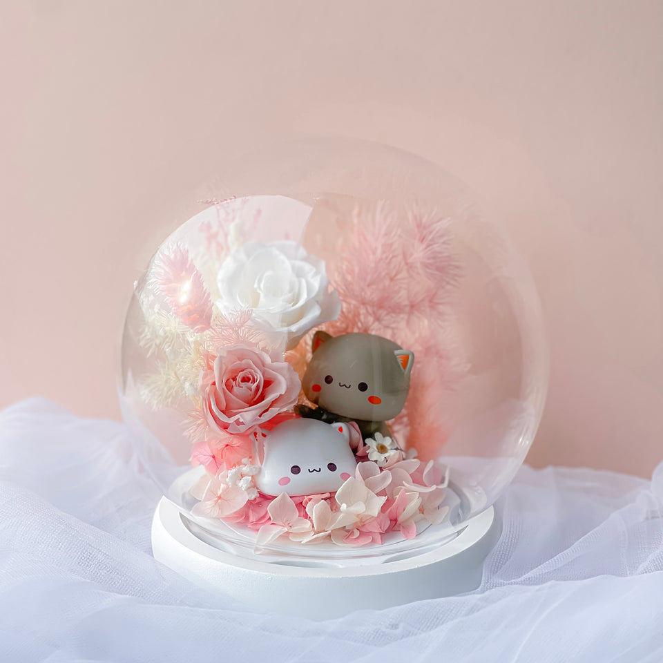Glass Dome with Preserved Flower and Peach and Goma (couple cat gif) Figurine